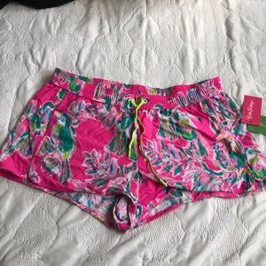 NWT Lilly Pulitzer Run Around Luxletic Short Sz L